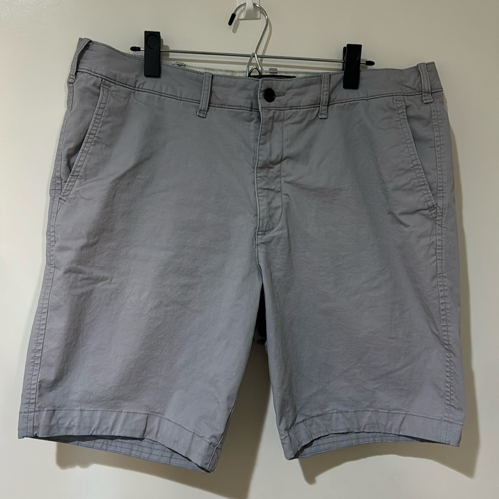 Abercrombie and Fitch Gray Chino Shorts Men's Size 38 Cotton/Elastane